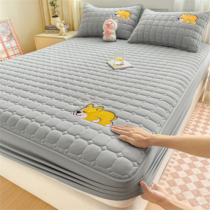 MAT Solid Colour Quilted Ultrasonic 100% Waterproof Mattress Cover For Double Bed Fitted Mattress Protector Anti Sleep Bed Sheet (Grey)
